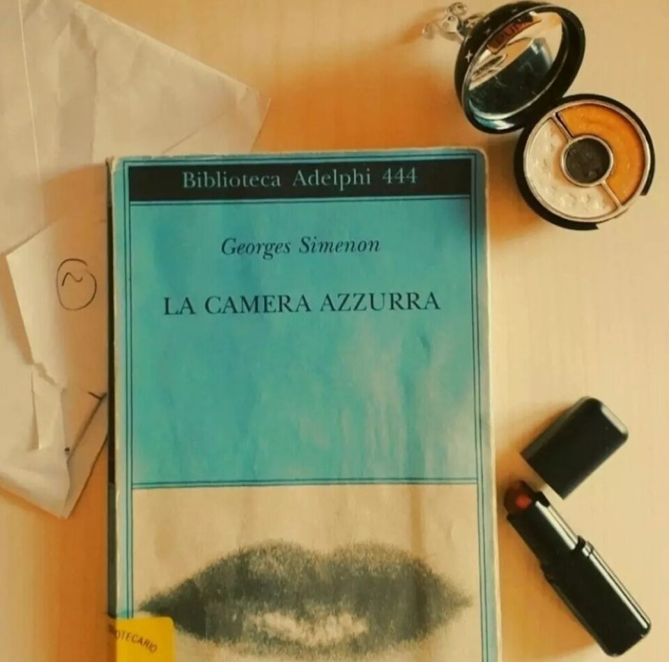 Foto del libro recensito "La camera azzurra" di Simenon